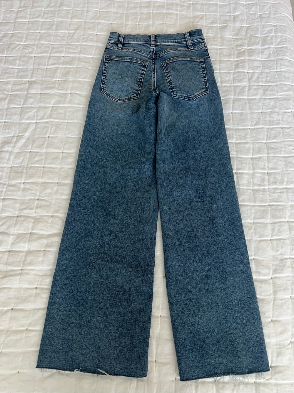 Frame Denim High-Rise Wide Leg Jeans in Dark Blue Wash -24” waist - 30” inseam - Picture 3 of 7